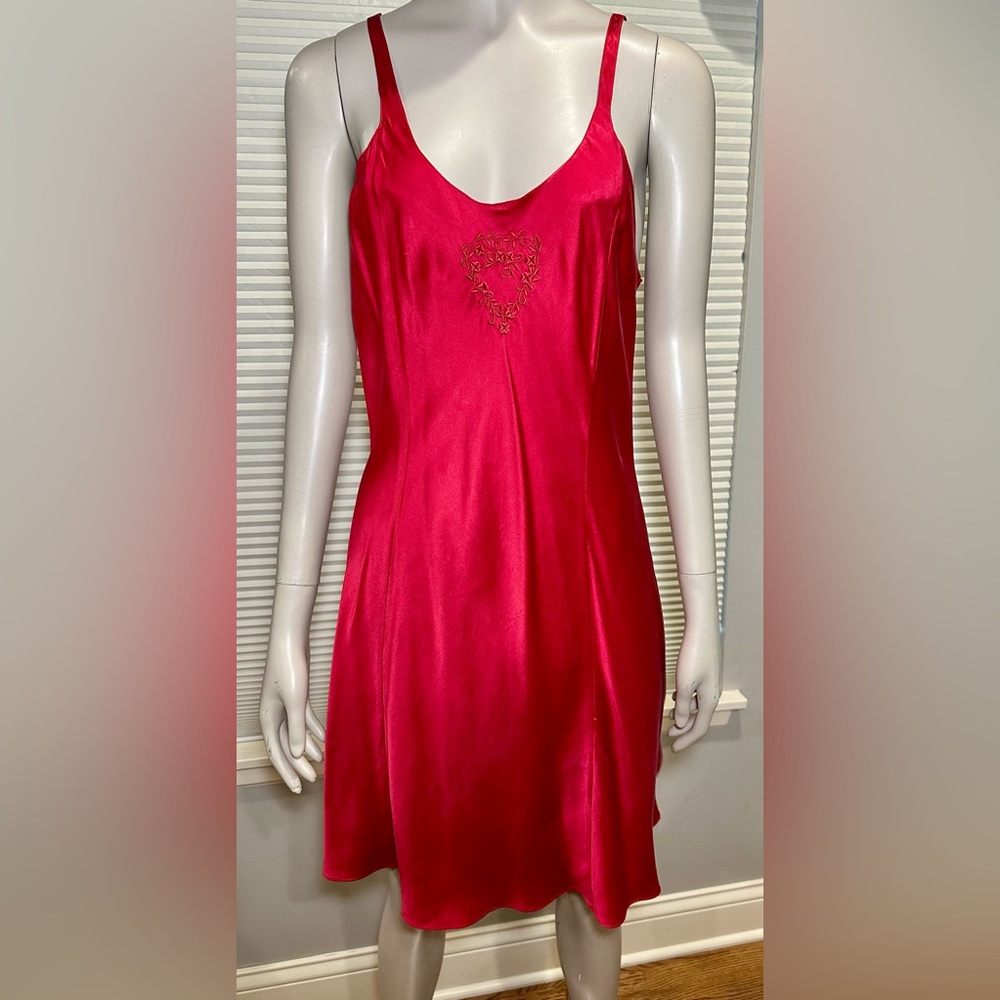 VTG 80's Venchelle Silk Nightgown Romantic Red Embroidered Heart Babydoll Gown M